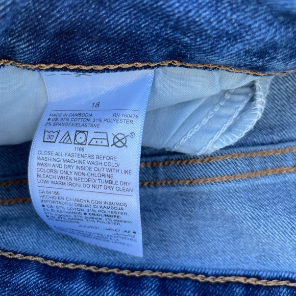 Women’s old navy boot cut jeans - Picture 2 of 4